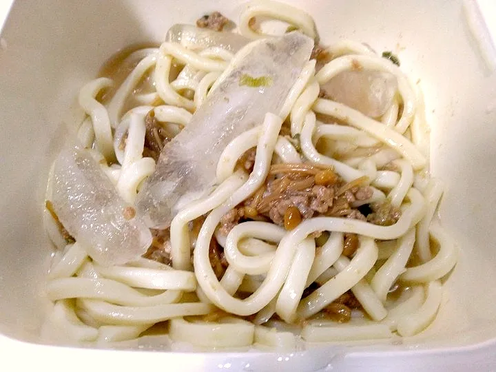 なめ茸と肉そぼろ入り胡麻ダレ冷やしうどん|darkbaronさん