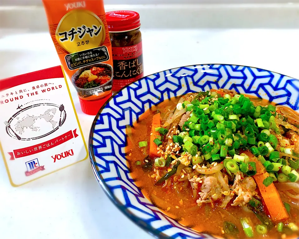 Snapdishの料理写真:香ばしにんにくピリ辛麺🍜|ひろりんさん