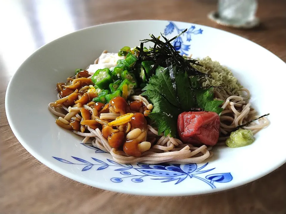 夏のねばとろぶっかけ蕎麦|古尾谷りかこさん