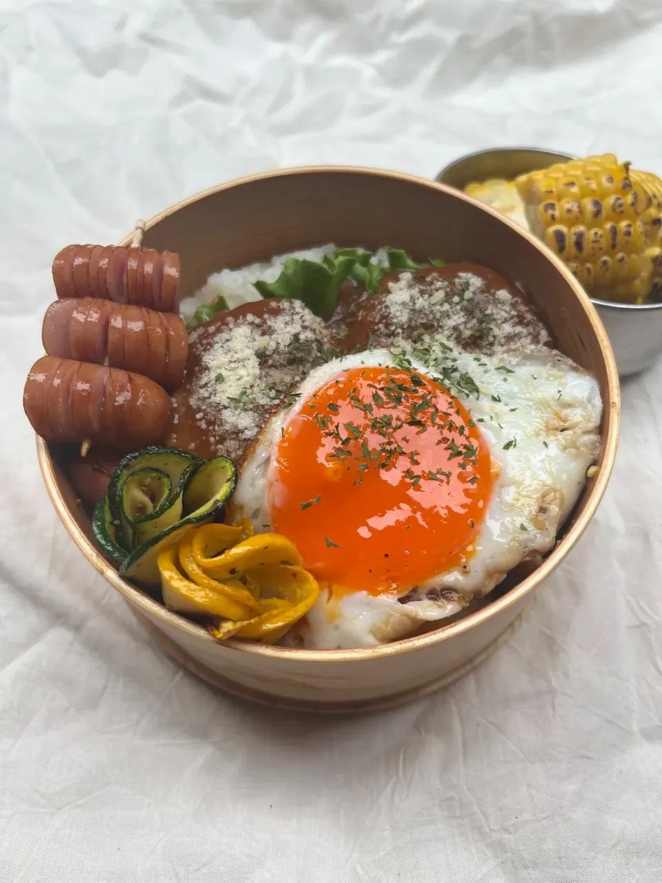 Snapdishの料理写真:ロコモコ丼弁当。|chocohimeさん