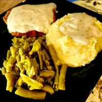 Snapdishの料理写真:Chicken fried steak, mashed potatoes with gravy and green beans|Travis Stoneさん