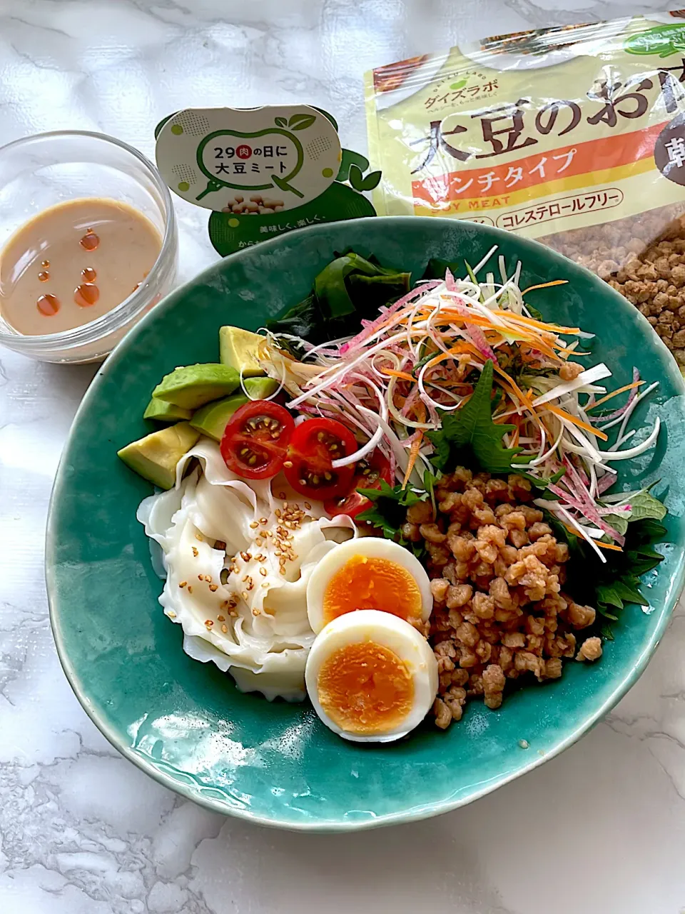 大豆ミートでスタミナサラダうどん🥗|とんちんさん