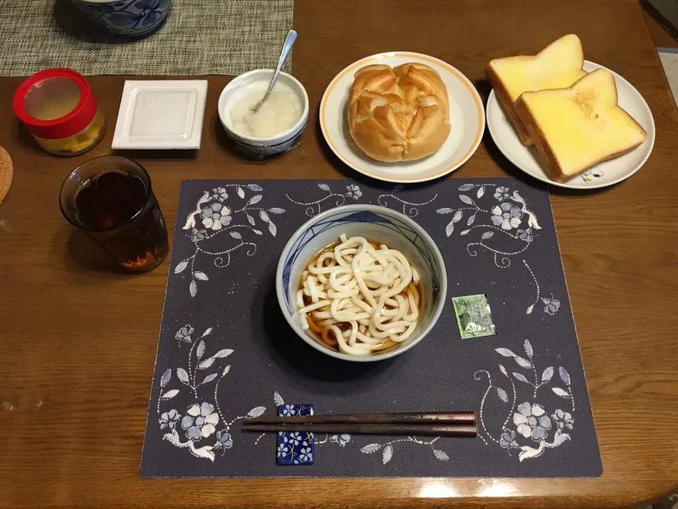 冷やし納豆大根おろしうどん、シュクレ・ド・フランス、トースト(昼飯)|enarinさん