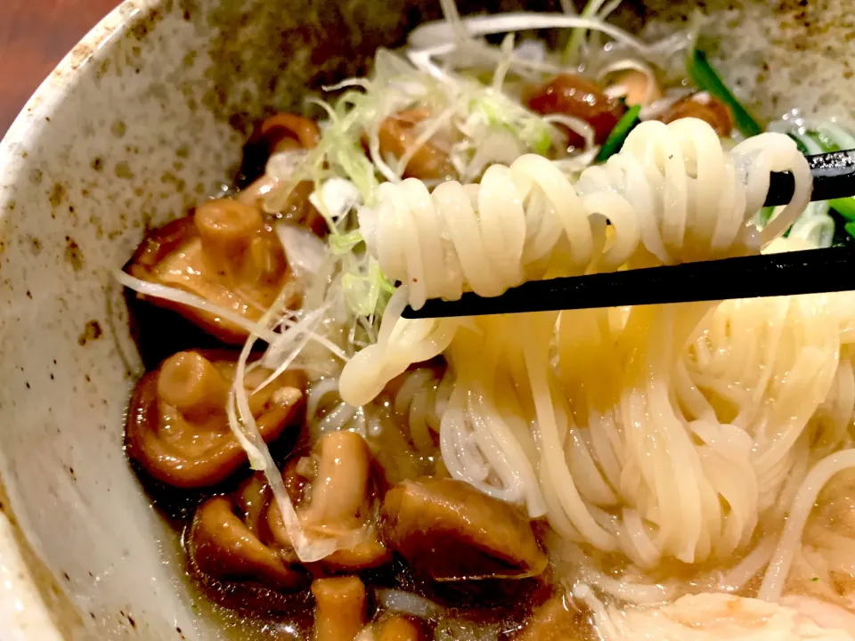 ちいたけと鶏むねのそうめん|半田手延べそうめんの店 阿波や壱兆さん