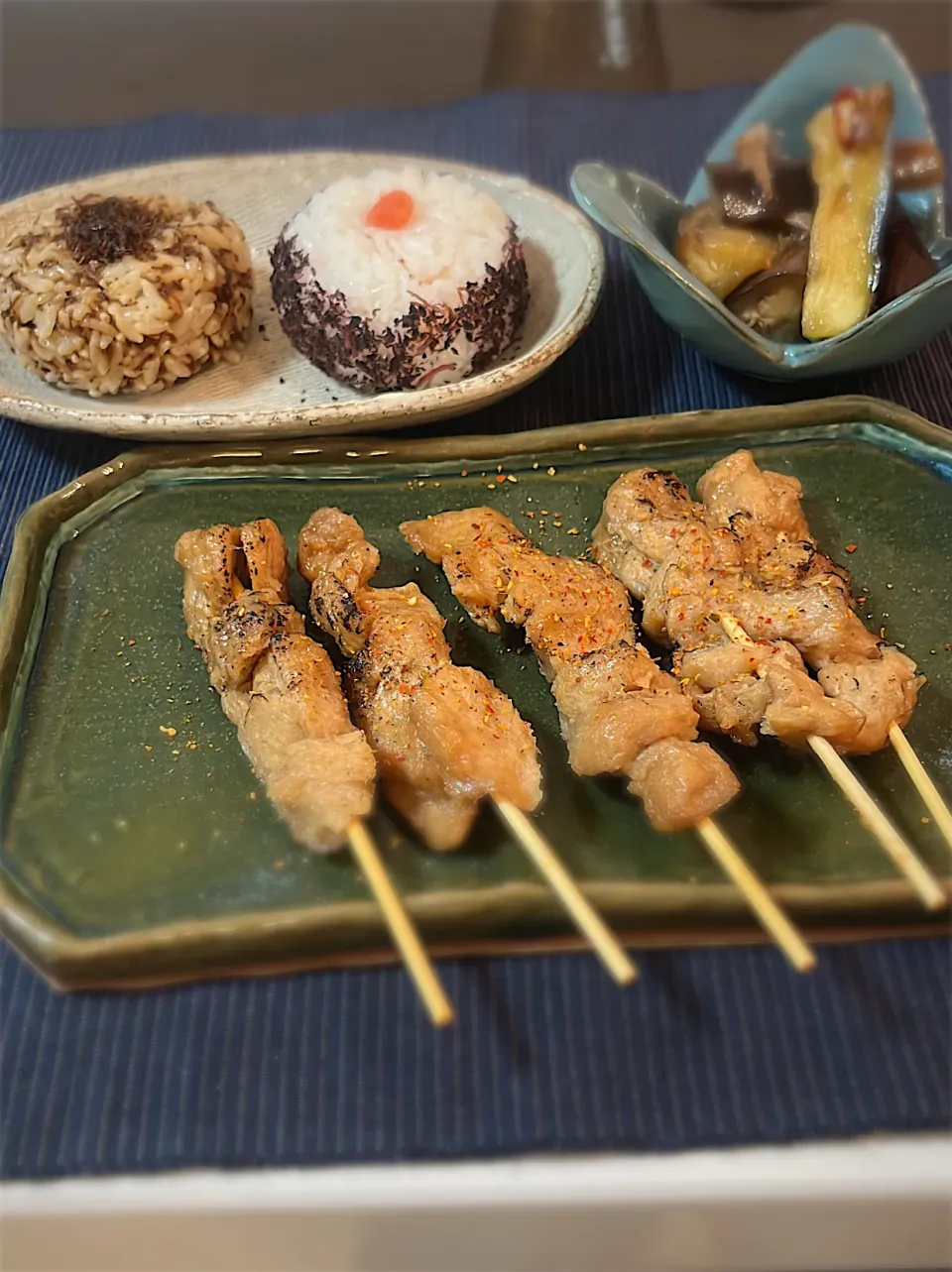 Snapdishの料理写真:山椒をかけてヴィーガン焼鳥定食😊|Yochipyさん