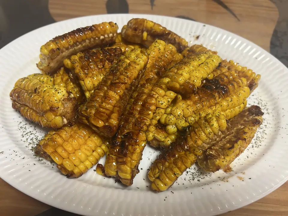 Snapdishの料理写真:揚げとうもろこしのバター醤油🌽|えみりんさん