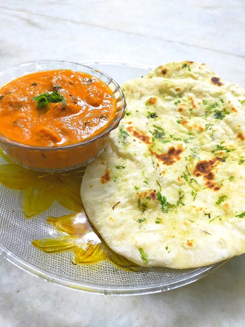 Garlic Naan with Butter chicken|Harismita Kさん