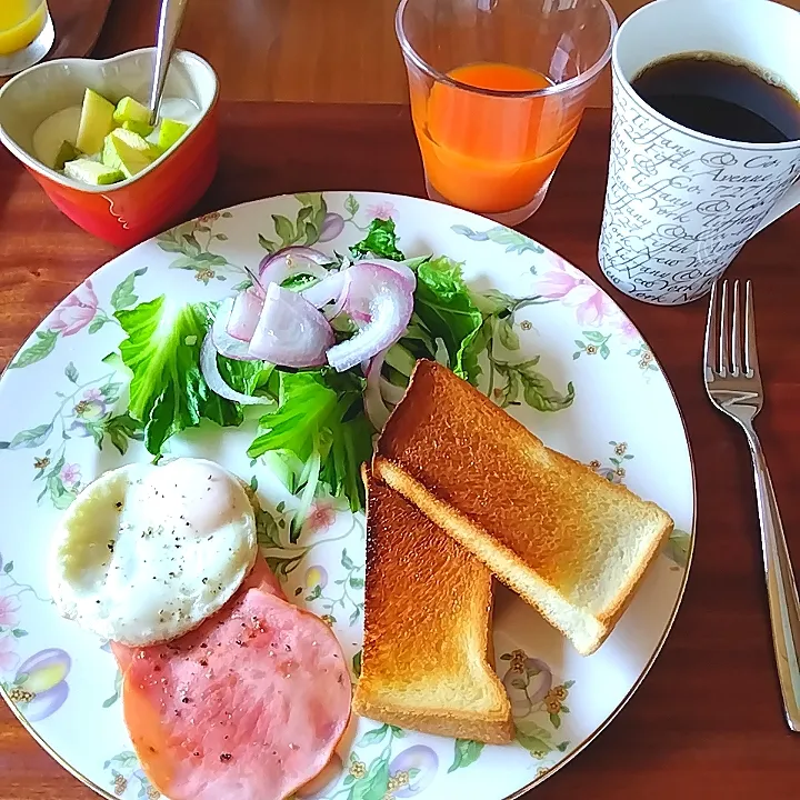 モーニングセット☕️🍞🌄|ふふさん