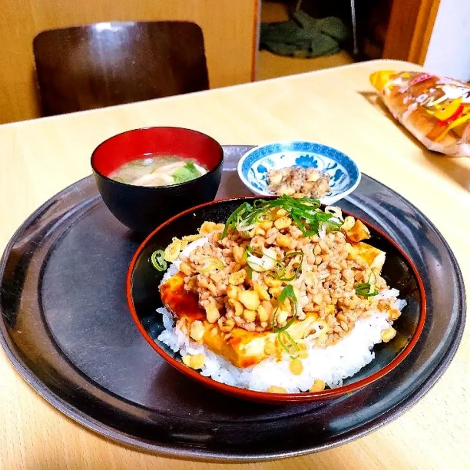 豆腐ステーキ納豆丼。|ariyo4200さん