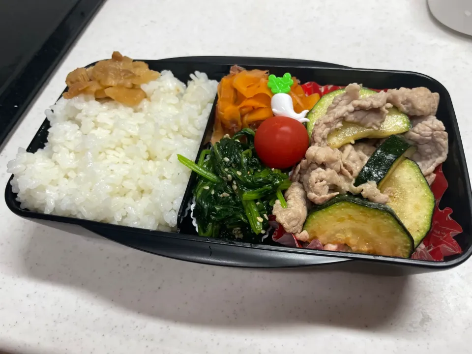 7/2 彼氏弁当⁂ぶた肉とズッキーニの塩炒め弁当|ゆさん