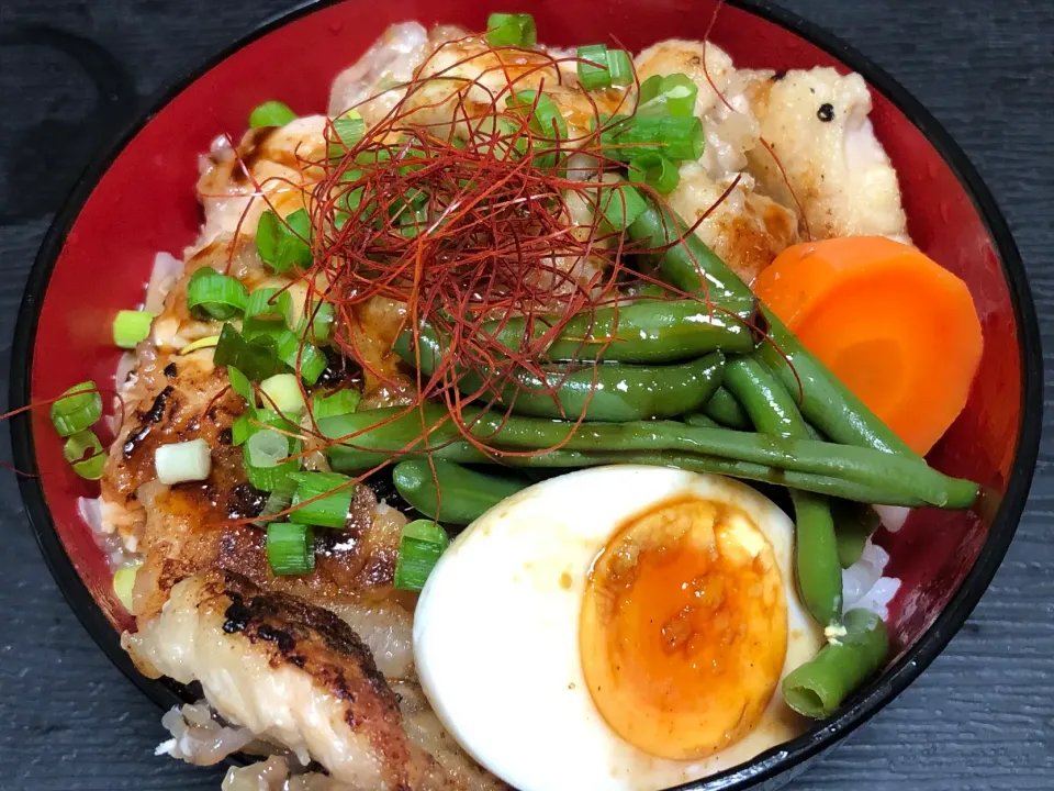 Snapdishの料理写真:改良版焼鳥丼😅さらに改良だ|まちゃさん