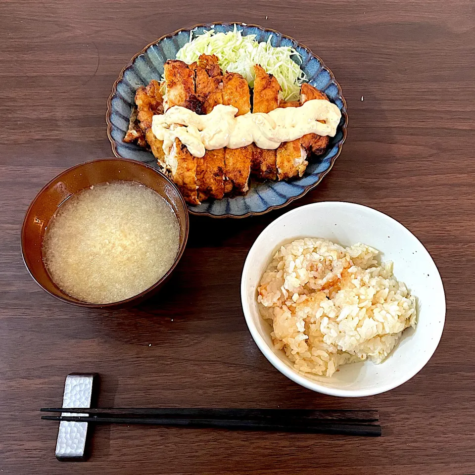 鯛ご飯とチキン南蛮定食|dashi menjiroさん