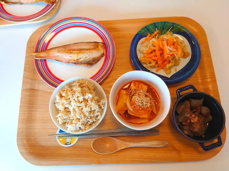 今日の夕食　ほっけ、切り干し大根煮物、こんにゃく煮物、豆腐チョリム、玄米|pinknari🐰🌈さん