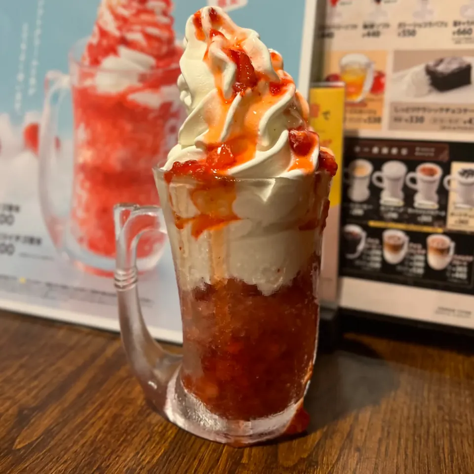 Snapdishの料理写真:びっくりドンキー加島店　かき氷　いちご雪氷|ddr3rdmixさん