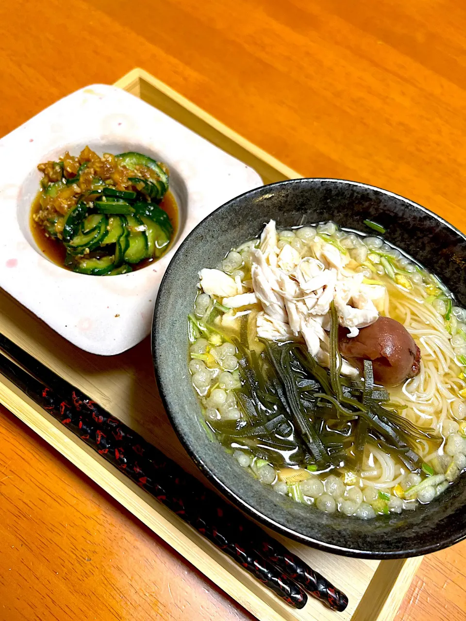 先日zoomでお勉強した「始末料理」お出汁を取ったあとの昆布や鰹節、野菜くずなどの活用法を習いました。にゅうめん  きゅうりの和え物。美味しかった😋|ともjoyさん