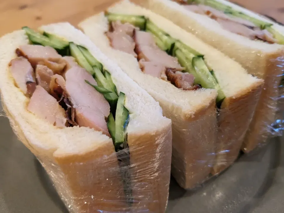 鶏ももの塩麹漬け焼き🥪サンドイッチ|Yuriさん