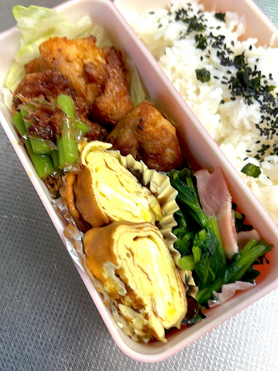 Snapdishの料理写真:唐揚げ弁当|ぱんださん