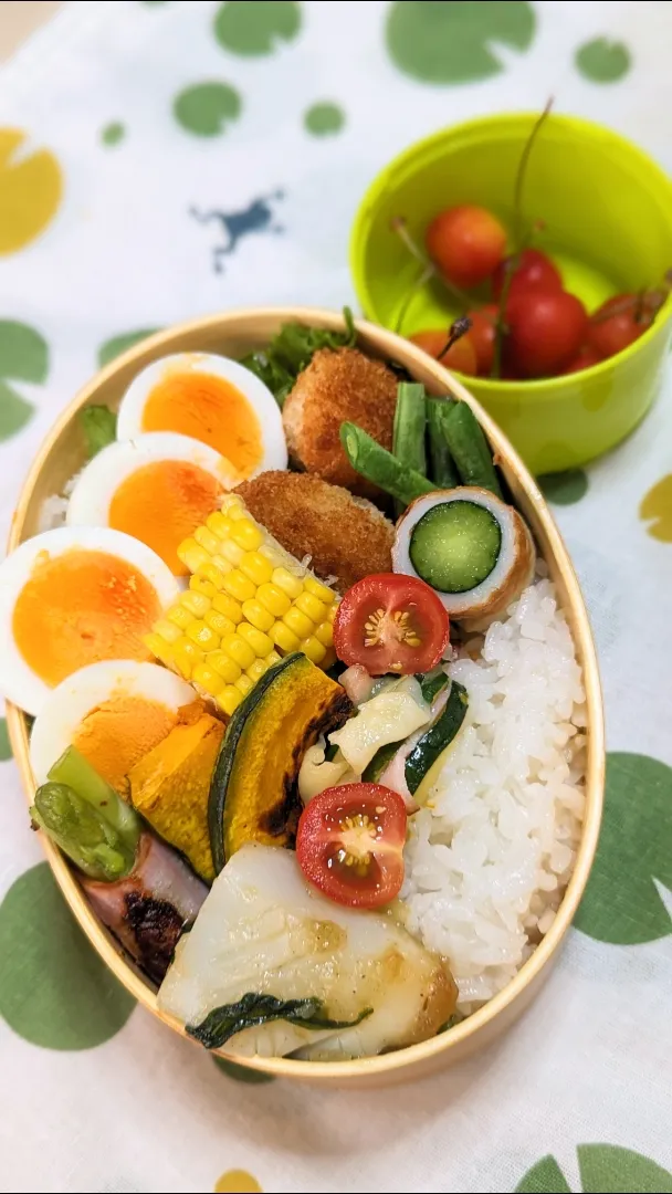 本日のお弁当〜エビクリームコロッケと野菜のお弁当〜|f.1125beさん