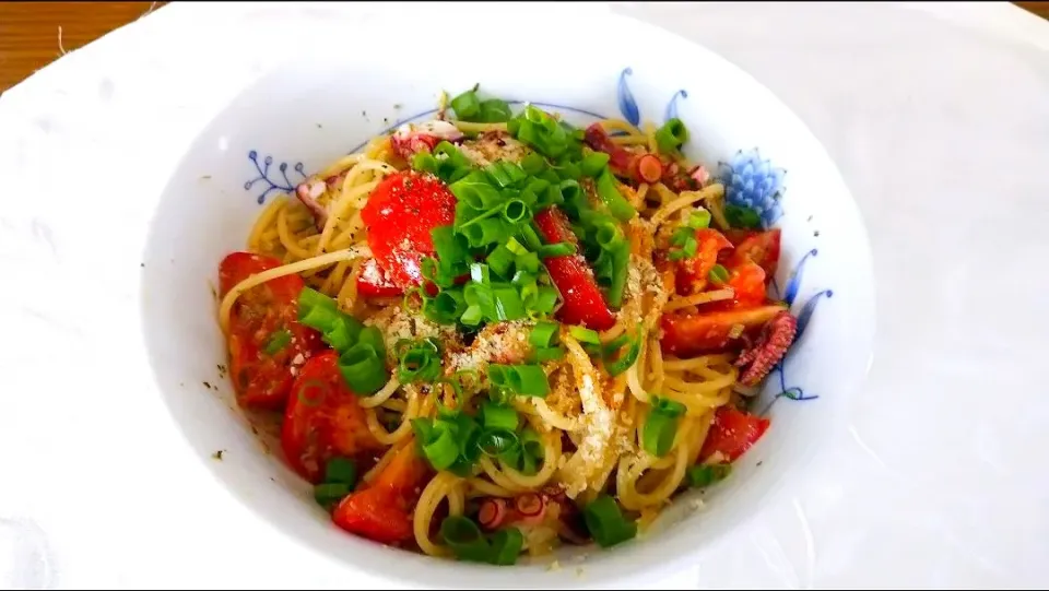 7/4のお昼ごはん
タコとトマトのセロリコソースパスタ|卯月さん