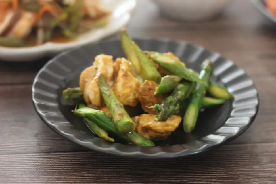 アスパラと鶏胸肉のタンドリーチキン|ちいさなしあわせキッチンさん