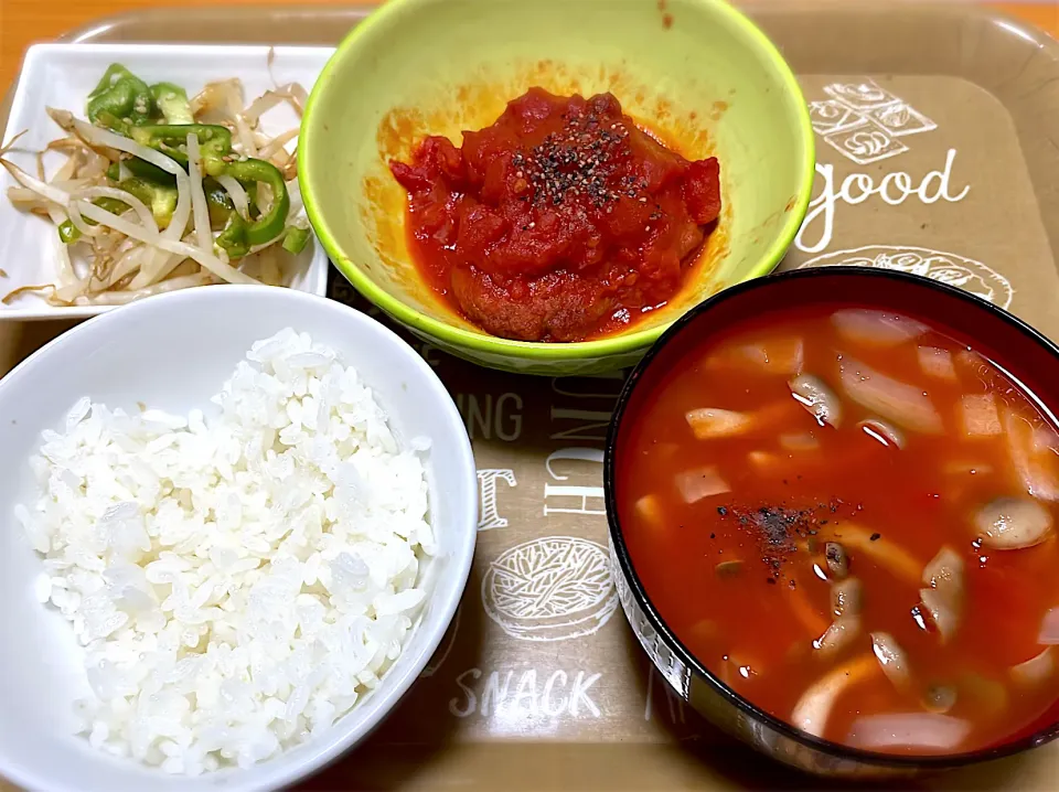 トマト煮込みハンバーグ🍅|くう子@料理記録さん