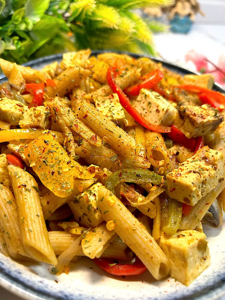 Garden Tofu Pasta is a delicious and nutritious dish that combines fresh vegetables, tofu, and pasta. It’s a great option for those following a vegetarian or ve|YourEasyFoodsさん