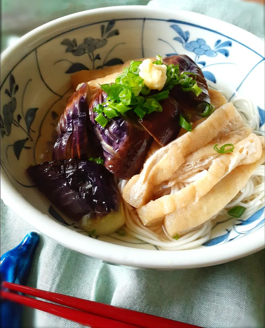 Snapdishの料理写真:茄子とお揚げの熱々じゃないにゅうめん🍆梅醤油風味|fumfumさん