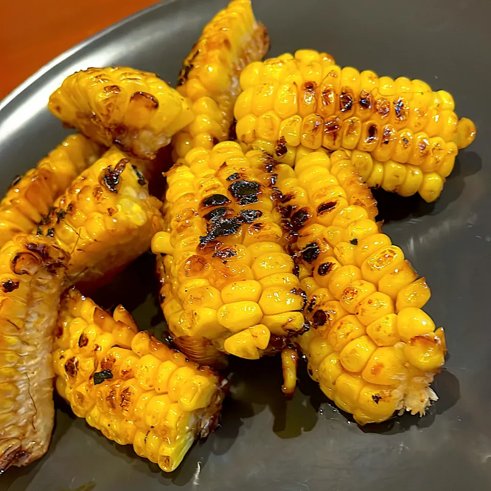 フライパンで焼きもろこし🌽　　　　　　　　　　バター醤油味♪|mokoさん