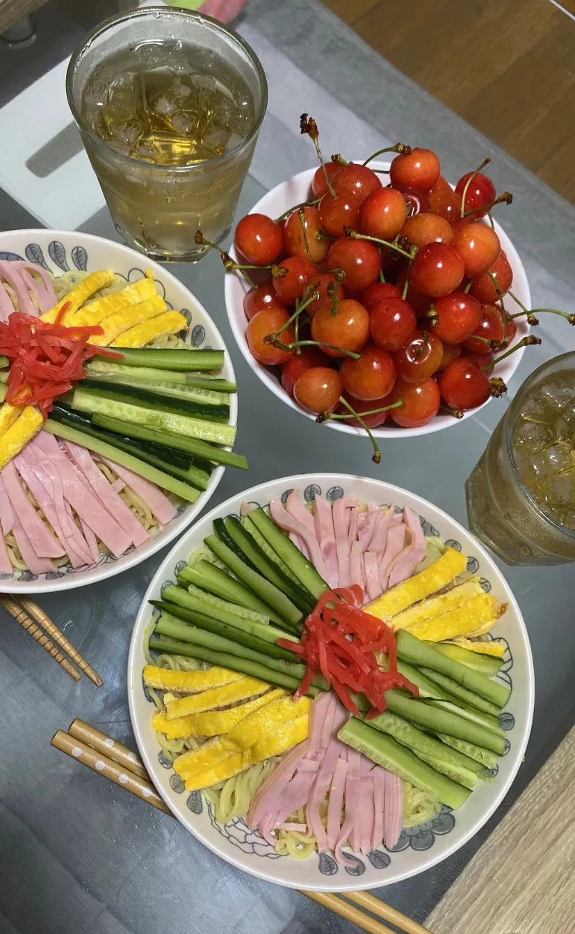 Snapdishの料理写真:📍山盛りさくらんぼ🍒＆冷やし中華🍝|すがさん