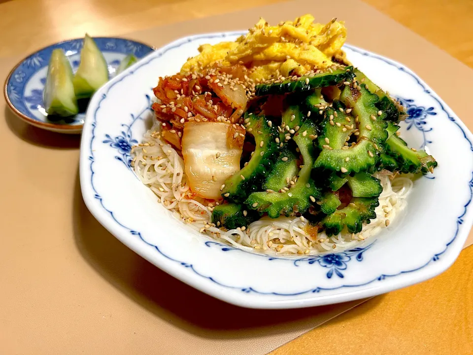 キムチとゴーヤの夏のスタミナ素麺|かなっぺさん