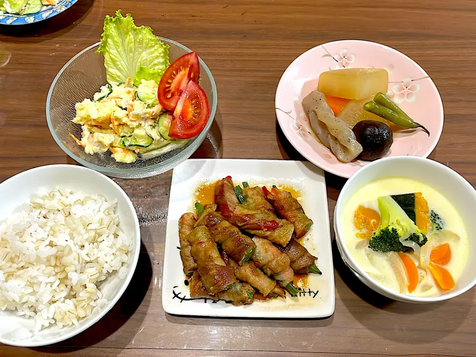 野菜の肉巻き　色々野菜のミルクスープ　煮物　ポテトサラダ|おさむん17さん