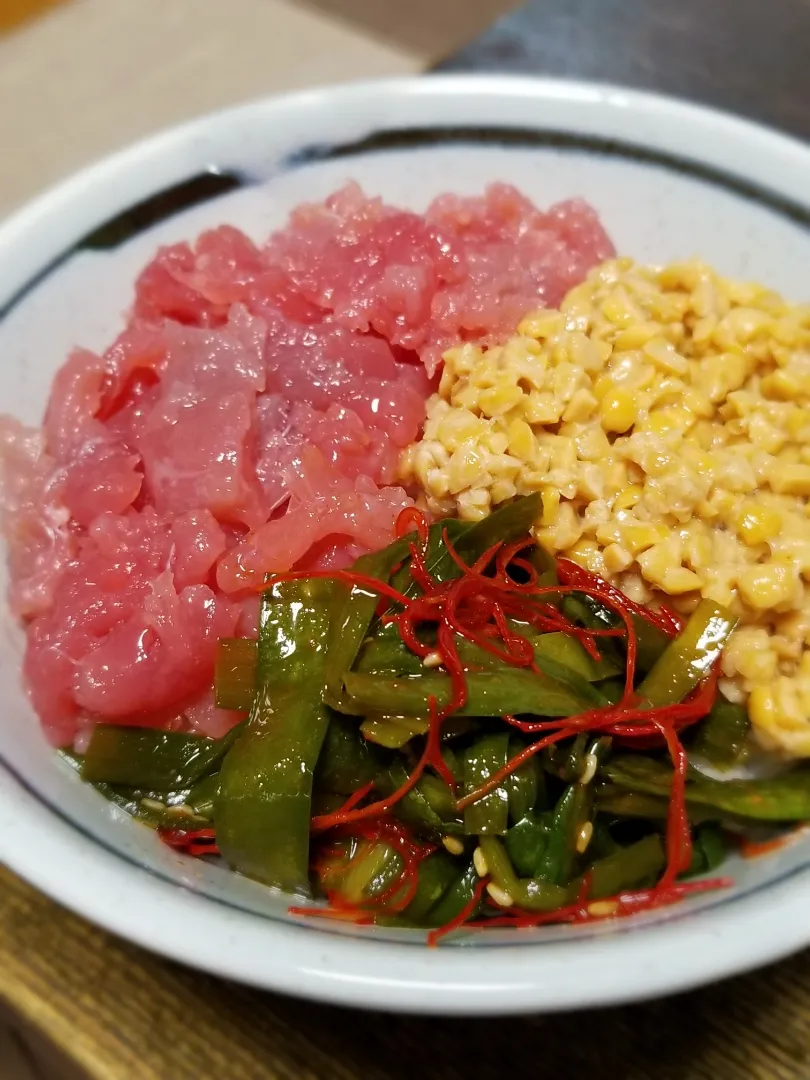 ニラキムチマグロ納豆丼|ぱんだのままんさん