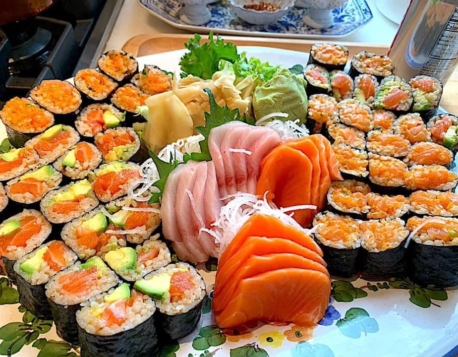 Assorted sushi, sashimi,|🌺IAnneさん