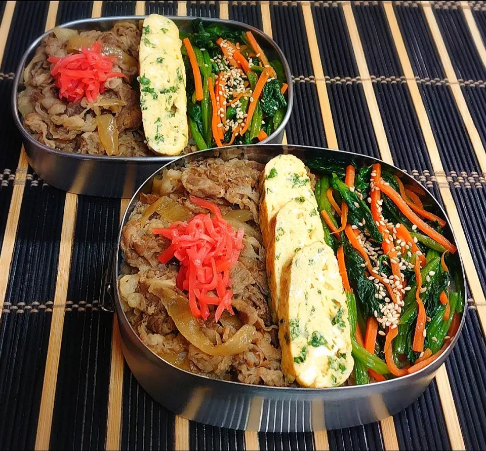 母とムスコのラブラブおソロ♪いつもの三色牛どーん弁当|からあげビールさん