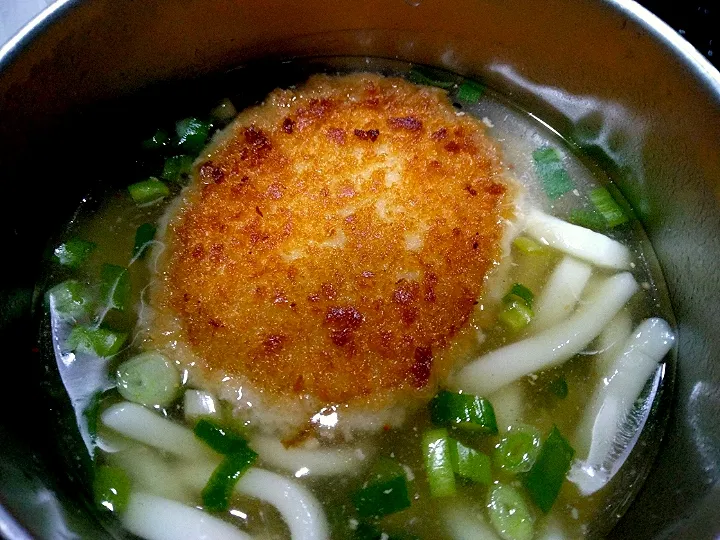 なめ茸と肉そぼろ入りとろみ付きコロッケうどん|darkbaronさん