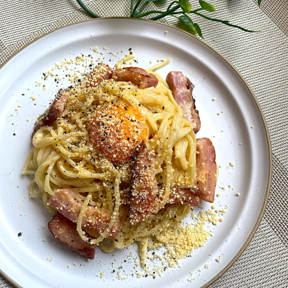 Snapdishの料理写真:生クリームを使わない濃厚カルボナーラ🍝|まるちゃんごはん🍙さん