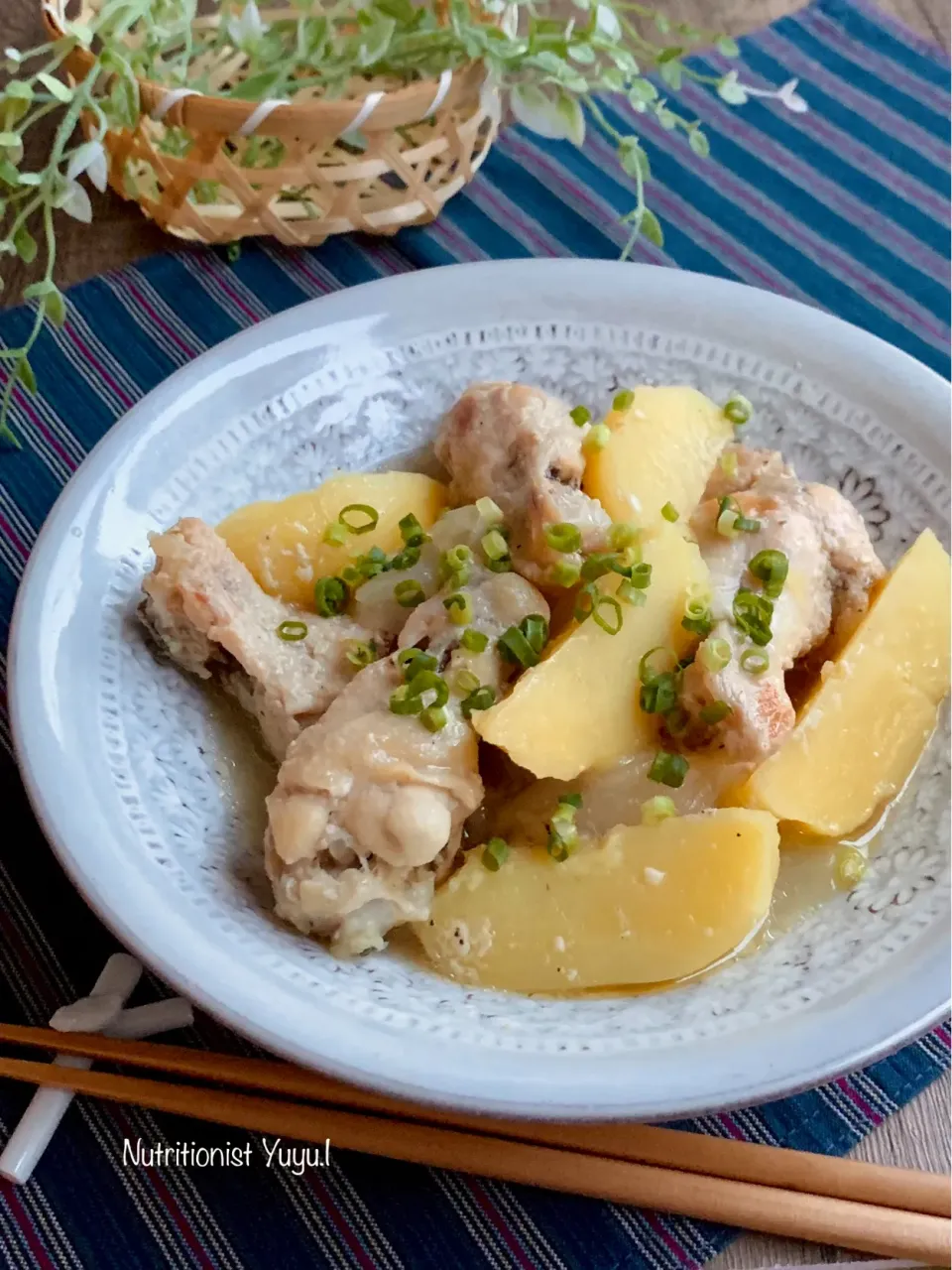 にんにくしょうが塩糀の鶏肉じゃが|ゆーこどんさん