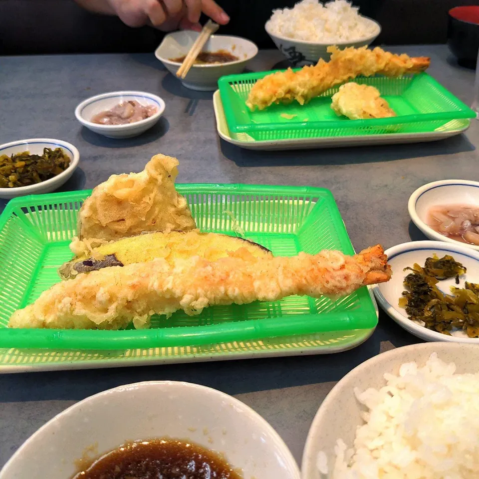 久々の投稿。久々の天ぷらだるま食堂〜ダンディくんと歯科デート〜|チョコさん