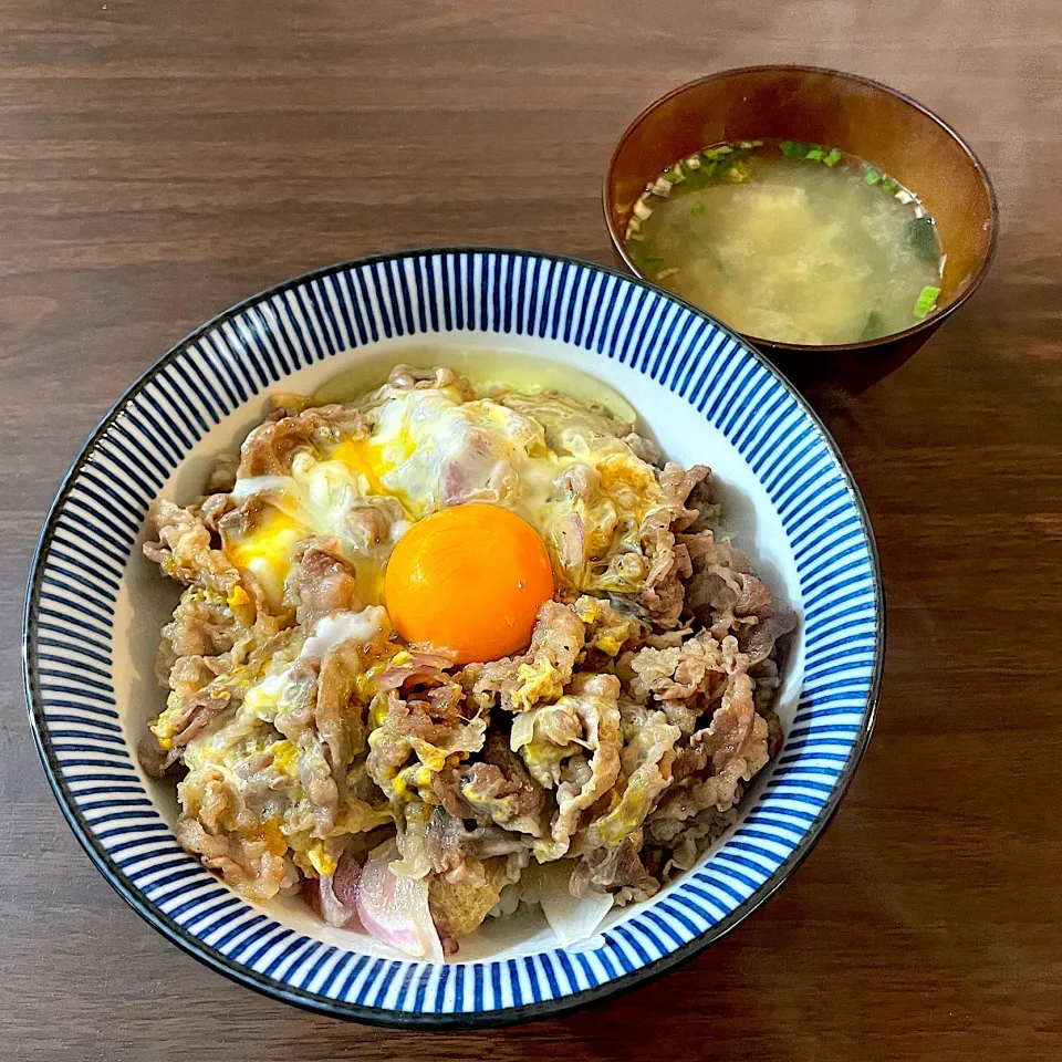 牛とじ丼|dashi menjiroさん