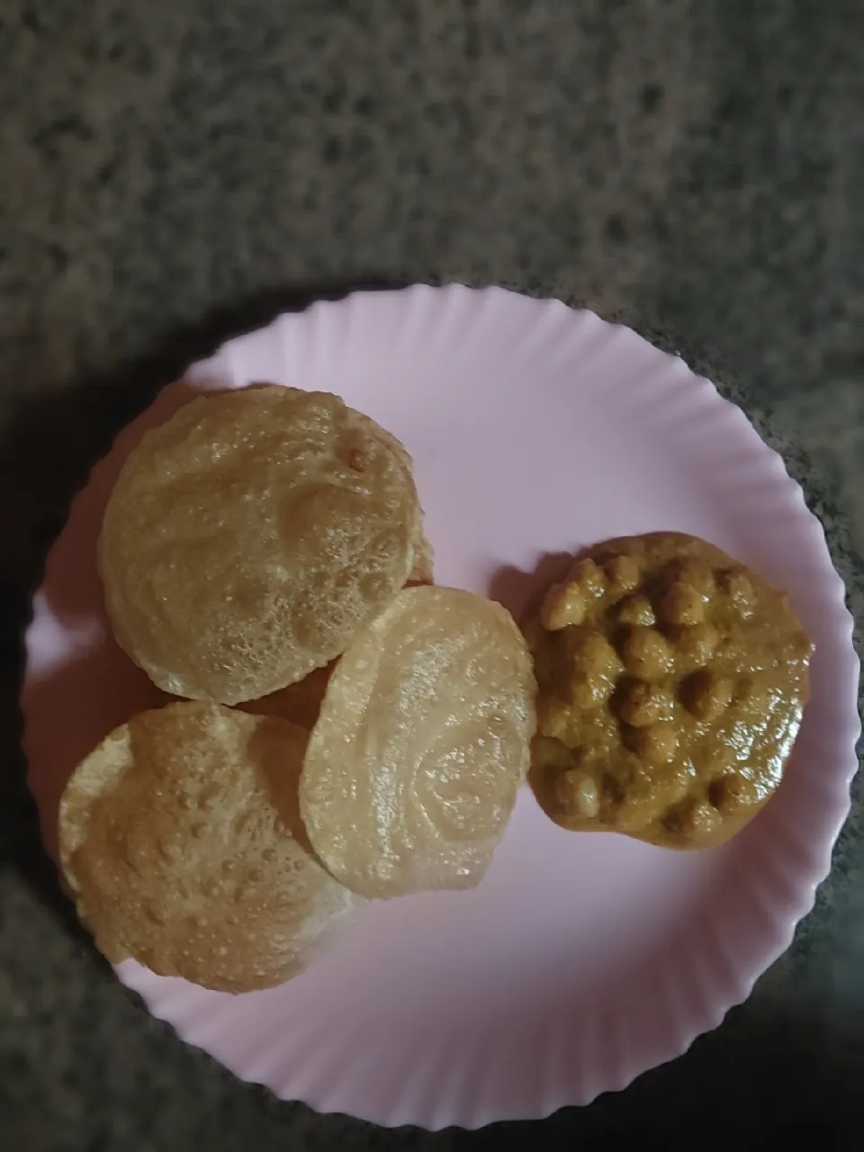 Snapdishの料理写真:#chole Puri 
https://www.youtube.com/@Dr.cook31|Kiran kumarさん