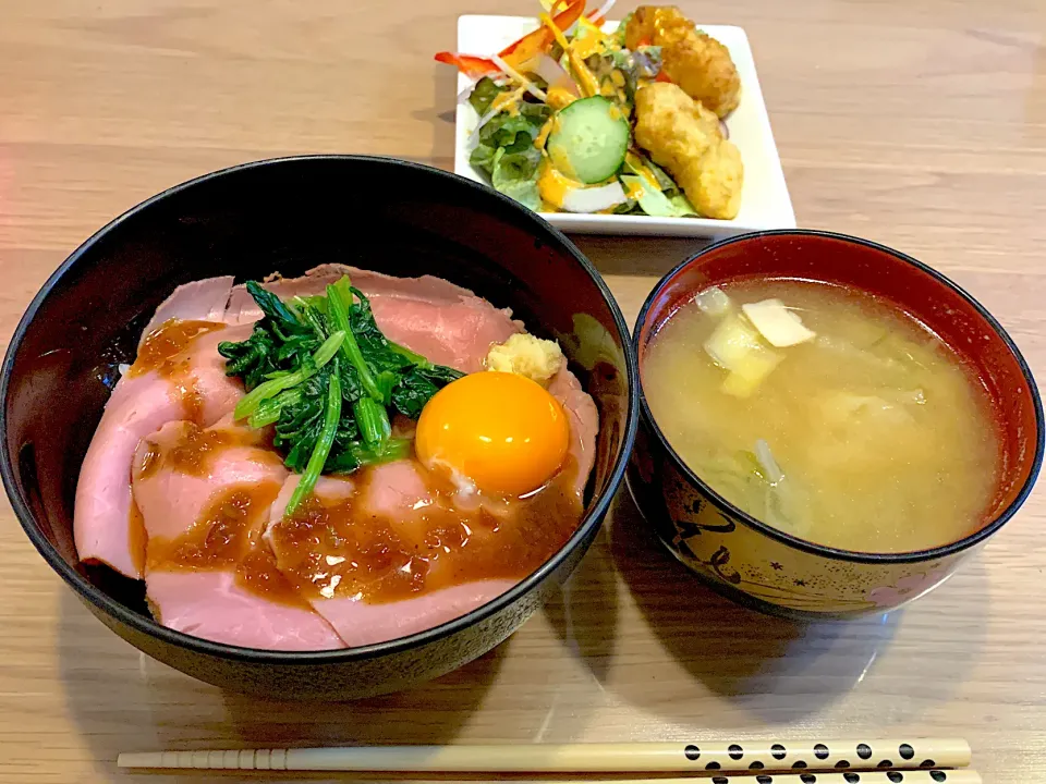 息子が好きなローストビーフ丼の夕飯|yukopunさん