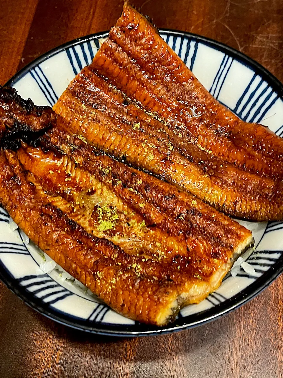 頂き物のくまモン蒲焼アレンジ　辻田の粉山椒で|カピバラおやじさん