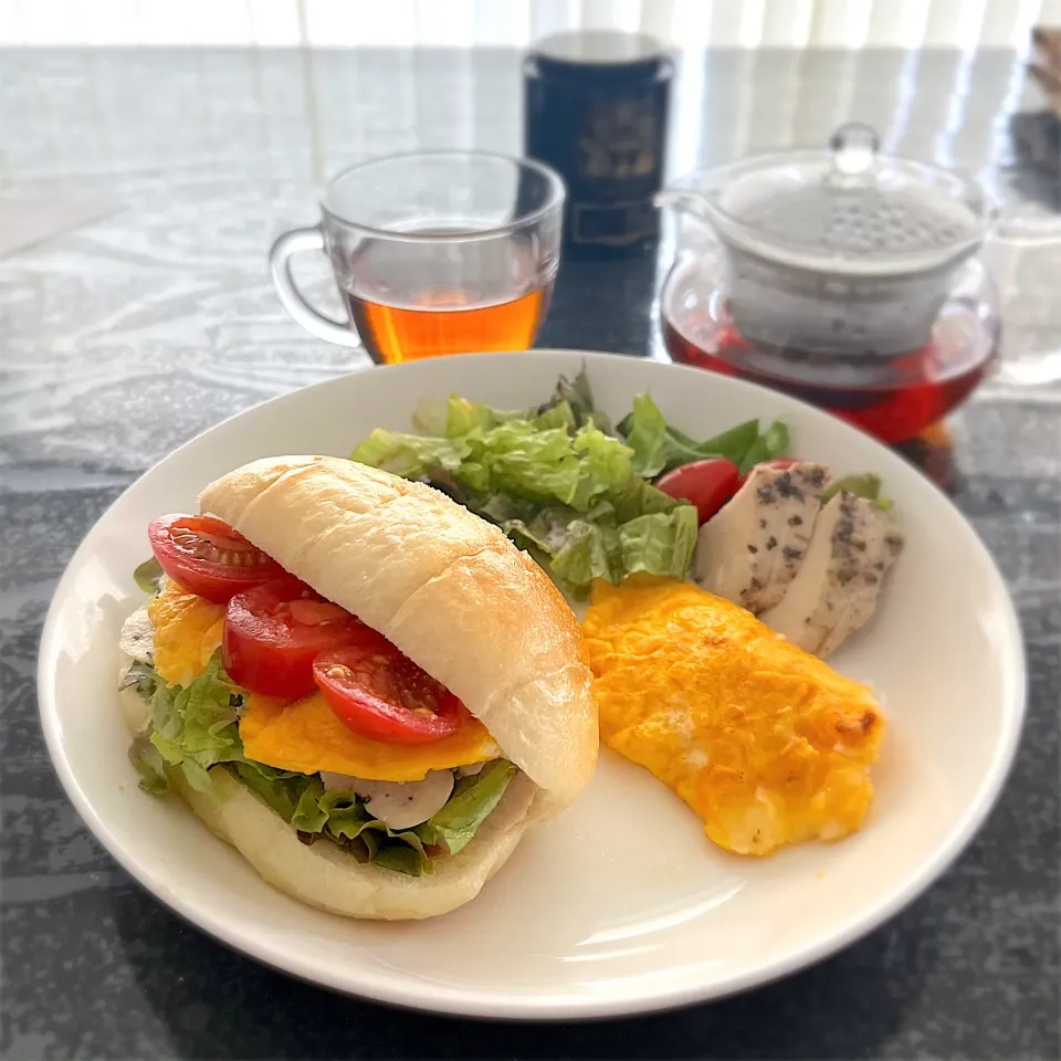 好きなだけ挟んで食べよう😚サンドの朝ごはん🍽️|けいさんさん