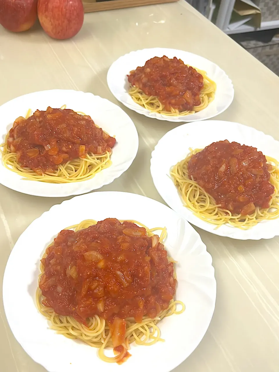 トマトソースパスタ|愛理さん