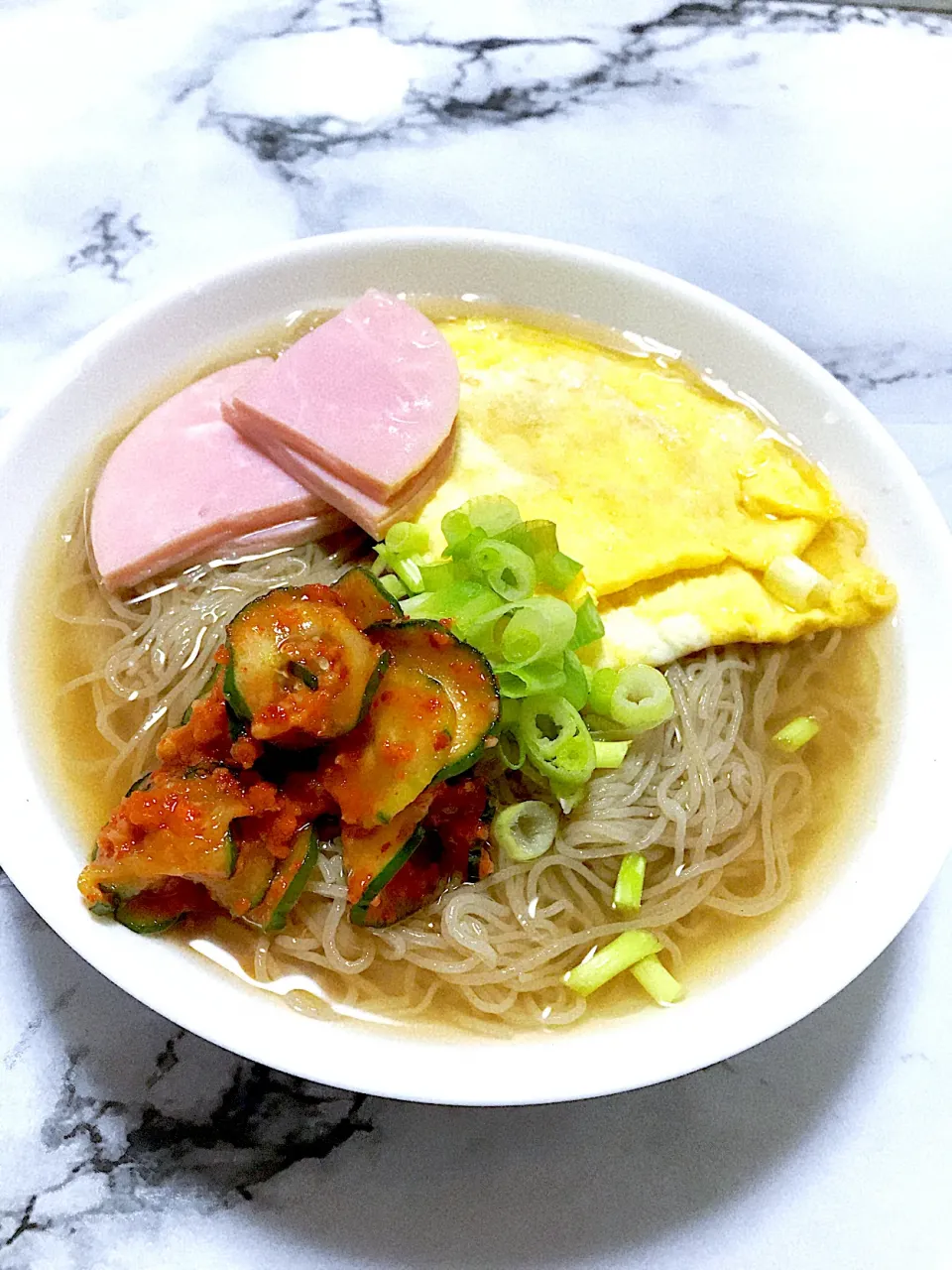 うるる冷麺|くまとらさん