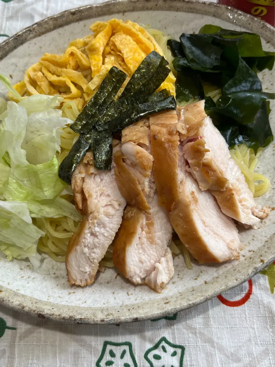 Snapdishの料理写真:鶏もも肉チャーシュー冷麺|naka.naka.777さん