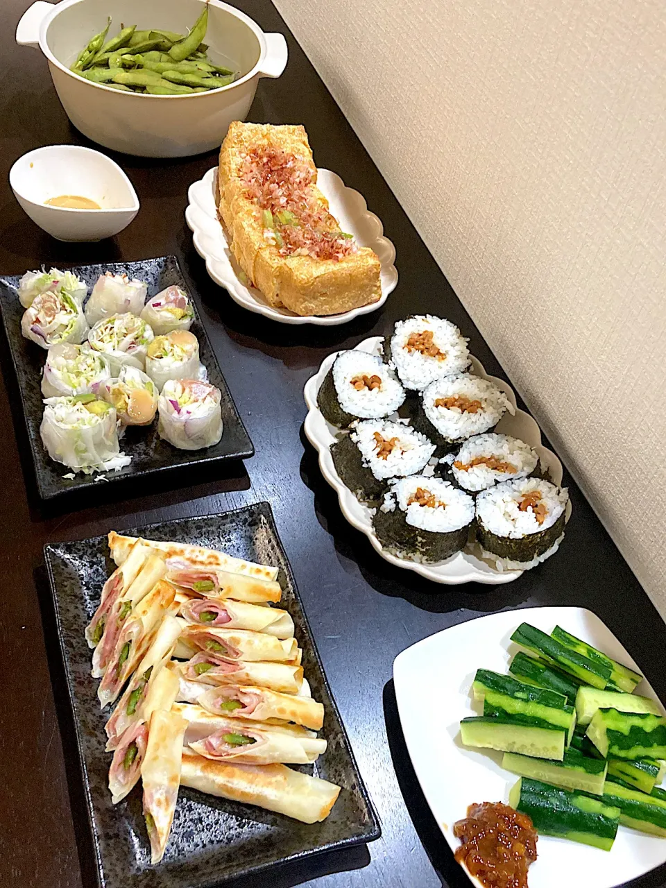 ひろりんさんの料理 アスパラベーコン春巻き🌸🌀|𝕜𝕪𝟙𝟘𝟚𝟘𝟙𝟠さん