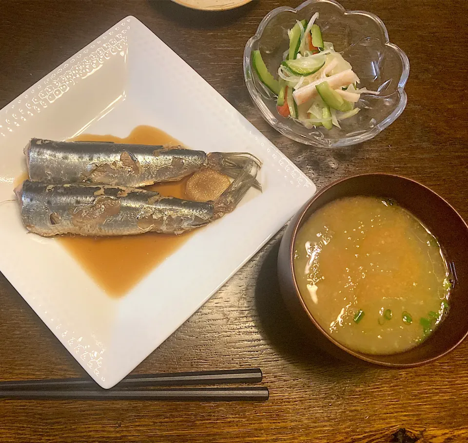 鰯の梅煮、胡瓜と玉葱の酢の物、瓜のお味噌汁|カドラさん