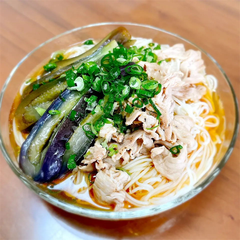 Snapdishの料理写真:生姜たっぷり豚なすそうめん|teritamagoさん