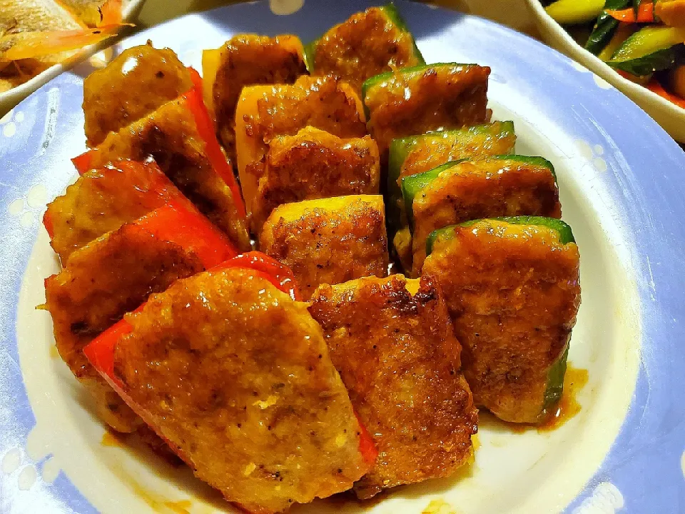 Fried lantern pepper stuffed with minced fish|tomatomaさん